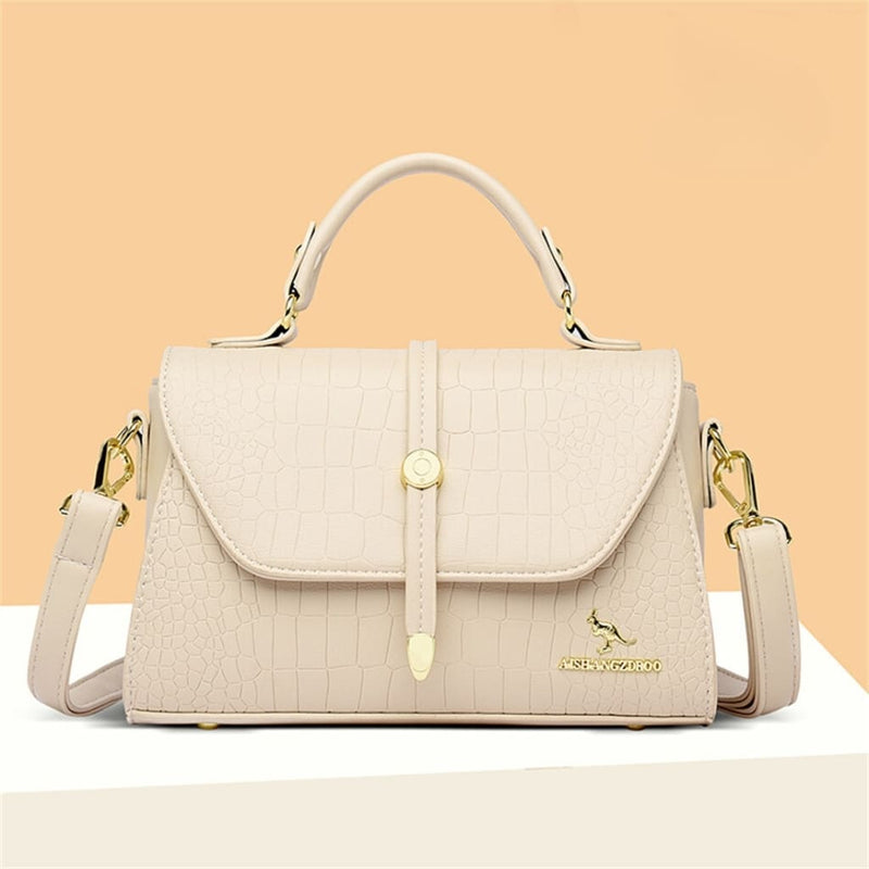 BOLSA-FEMININA-DE-COURO-MODELO-CROSSBODY.12
